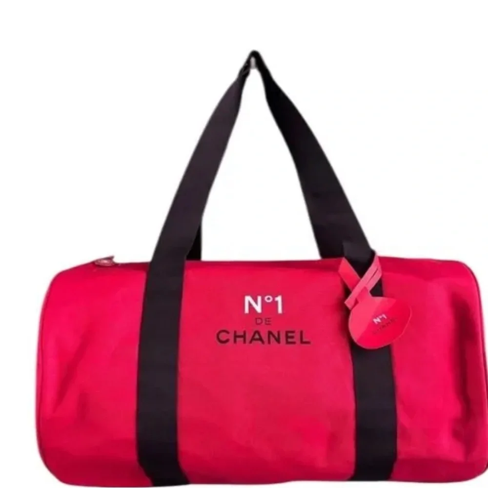 Chanel Red and Black Duffel Bag with Durable Design(54)
